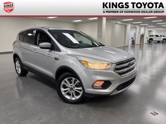Used 2017 Ford Escape SE image 1