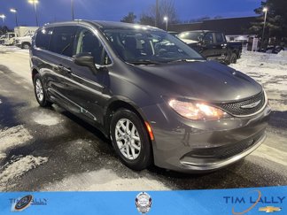 Used 2022 Chrysler Voyager LX image 1