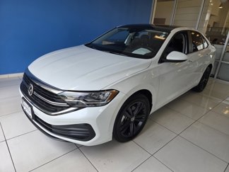 Used 2022 Volkswagen Jetta SE image 1