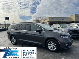 Used 2022 Chrysler Pacifica Touring-L image 1