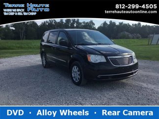 Used 2014 Chrysler Town & Country Touring image 1