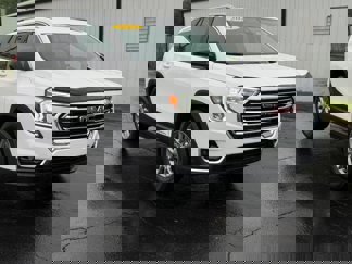 Used 2024 GMC Terrain SLT image 1