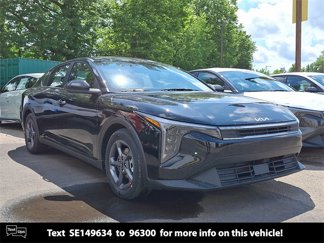 New 2025 Kia K4 LXS image 1