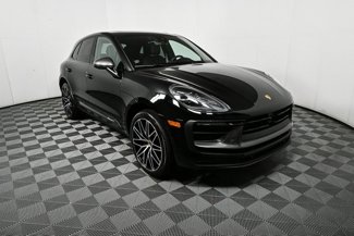 Used 2023 Porsche Macan Turbo image 1