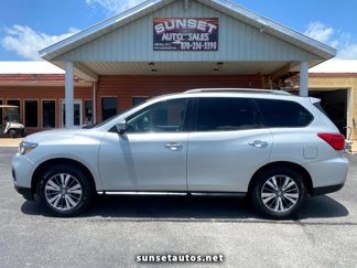 Used 2018 Nissan Pathfinder SL image 1