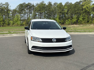Used 2016 Volkswagen Jetta SE image 1