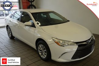 Certified 2017 Toyota Camry LE image 1