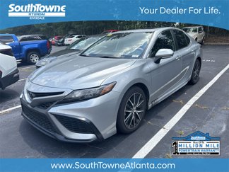 Used 2022 Toyota Camry SE image 1