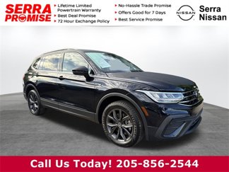 Used 2022 Volkswagen Tiguan SE image 1