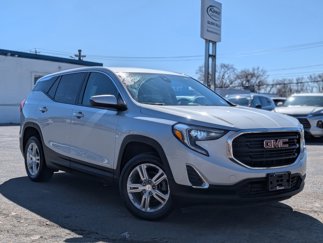 Used 2020 GMC Terrain SLE w/ LPO, Floor Liner Package image 1