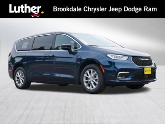 New 2025 Chrysler Pacifica Select image 1