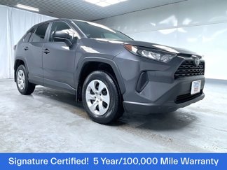 Used 2022 Toyota RAV4 LE image 1