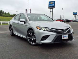 Used 2020 Toyota Camry SE image 1