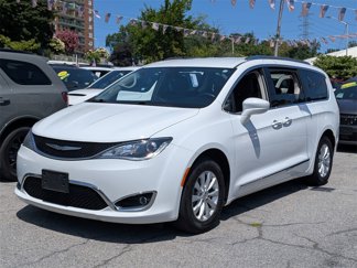 Used 2018 Chrysler Pacifica Touring-L image 1