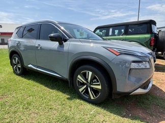 Used 2023 Nissan Rogue Platinum image 1