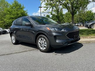 Used 2020 Ford Escape SE image 1