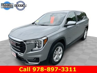 Used 2024 GMC Terrain SLE image 1