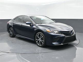 Used 2020 Toyota Camry SE image 1