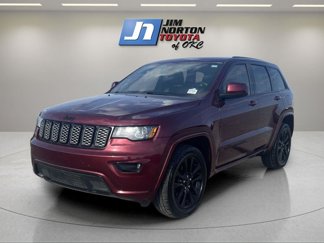 Used 2017 Jeep Grand Cherokee Altitude image 1
