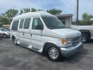Used 1998 Ford E-150 and Econoline 150 image 1