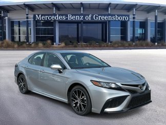 Used 2023 Toyota Camry SE image 1