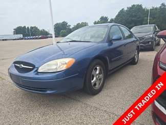 Used 2002 Ford Taurus SE image 1