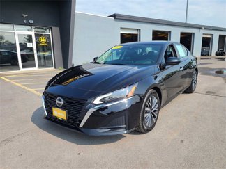 Used 2023 Nissan Altima 2.5 SV image 1