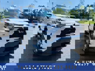 Used 2022 Toyota RAV4 XLE image 1