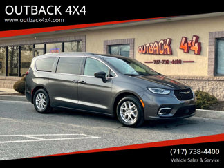 Used 2022 Chrysler Pacifica Touring-L image 1