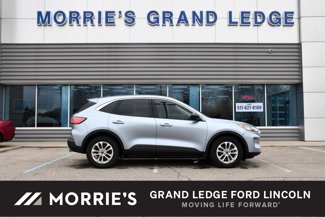 Used 2022 Ford Escape SE image 1