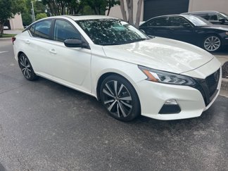 Used 2020 Nissan Altima 2.5 SR w/ Premium Package image 1