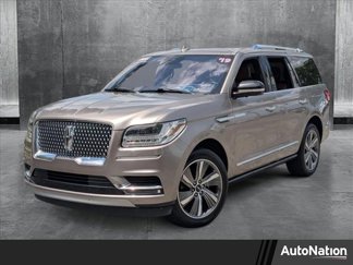 Used 2019 Lincoln Navigator Reserve image 1