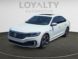 Used 2021 Volkswagen Passat 2.0T R-Line image 1