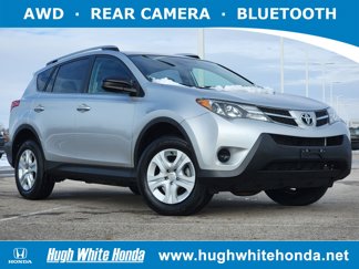 Used 2015 Toyota RAV4 LE image 1