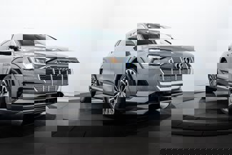 Used 2019 Audi e-tron Prestige w/ Prestige Package image 1
