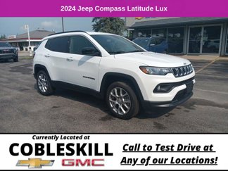 Used 2024 Jeep Compass Latitude image 1