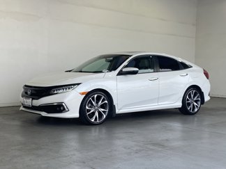 Used 2019 Honda Civic Touring image 1