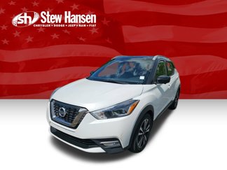 Used 2019 Nissan Kicks SR image 1