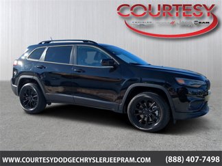 Certified 2023 Jeep Cherokee Altitude Lux image 1