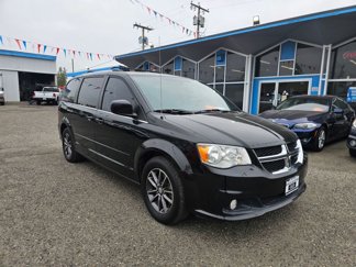 Used 2016 Dodge Grand Caravan SXT image 1