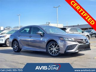 Used 2022 Toyota Camry SE image 1