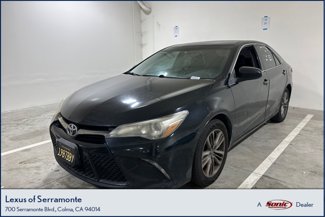 Used 2017 Toyota Camry SE image 1