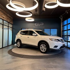 Used 2016 Nissan Rogue SV image 1