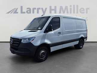 Used 2021 Mercedes-Benz Sprinter 3500 image 1