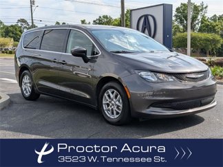 Used 2022 Chrysler Voyager LX image 1