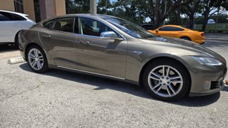 Used 2016 Tesla Model S 70 image 1
