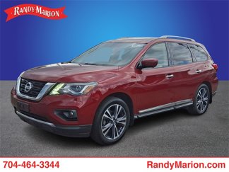 Used 2018 Nissan Pathfinder SL image 1