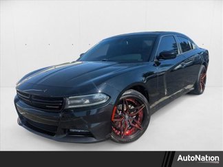 Used 2017 Dodge Charger SXT image 1