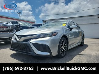 Used 2022 Toyota Camry SE image 1