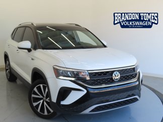Used 2022 Volkswagen Taos SE image 1